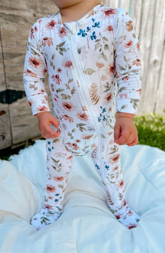 (Custom Design MOQ 5)  White flowers baby girls zipper fall footed romper