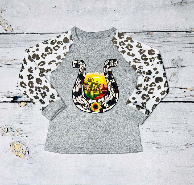 (Custom Design MOQ 5) Grey leopard raglan sleeve hoof sunflowers print western tee shirts top