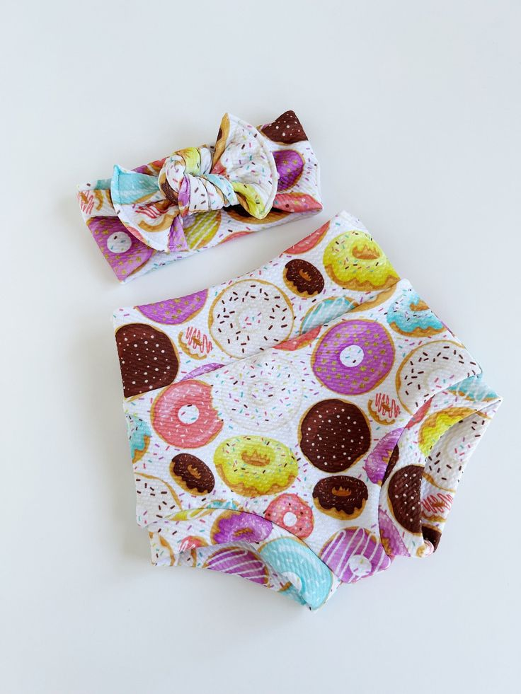 (Custom Design Preorder MOQ 5) Doughnut Print Baby Girls Bummie Shorts