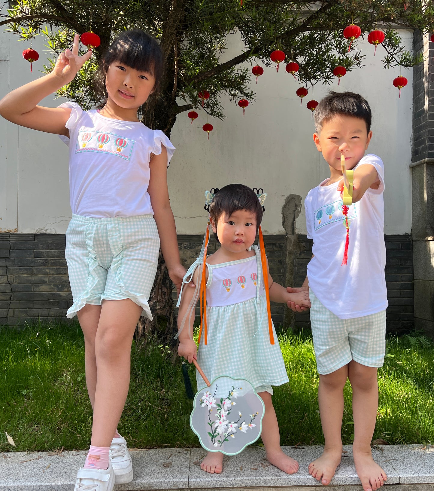 GSSO0982 Hot Balloons Embroidery Tunic Strap Top Plaid Shorts Girls Summer Clothes Set