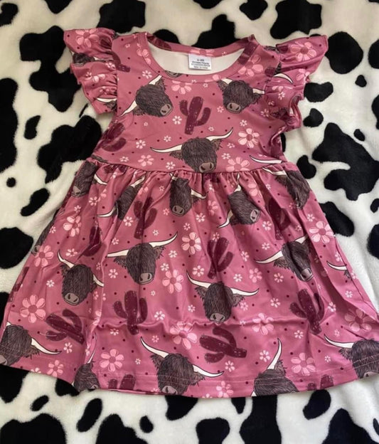 (Custom Design MOQ 5)  Flutter sleeves highland cow baby girls knee length dress