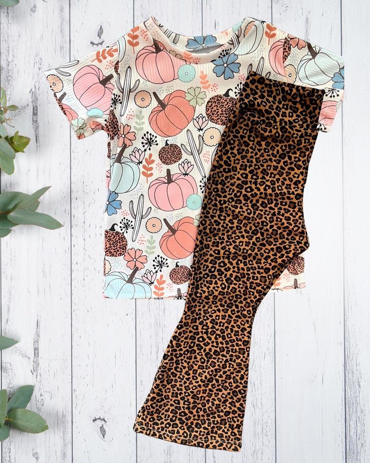 (Custom Design Preorder MOQ 5) Pumpkin Flowers Top Leopard Bell Pants Girls Fall Clothes Set
