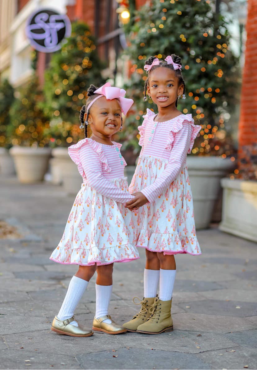 (Custom Design Preorder MOQ 5) Pink Flowers Christmas Tree Print Girls Knee Length Dress