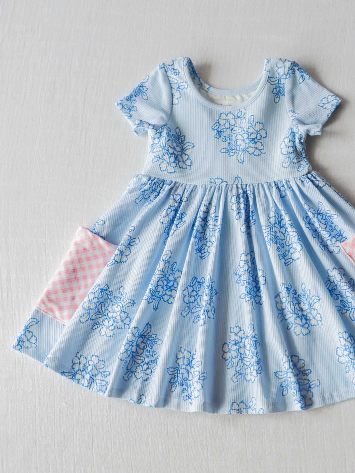 (Custom Design Preorder MOQ 5) NO.8 Blue Flowers Print Pockets Girls Knee Length Summer Dress