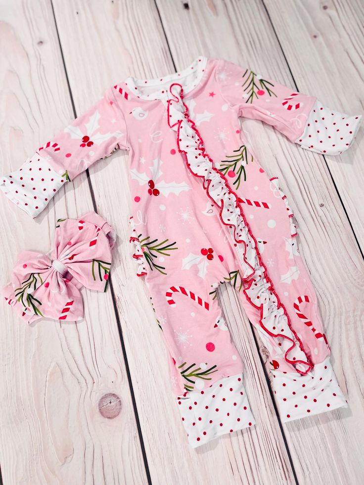 (Custom Design Preorder MOQ 5) Holly Print Baby Girls Christmas Sleeper Zipper Romper