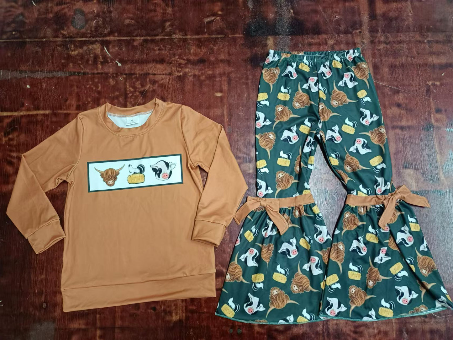 (Custom Design Preorder MOQ 3) Cow Chicken Pig Brown Top Bell Pants Girls Fall Clothes Set