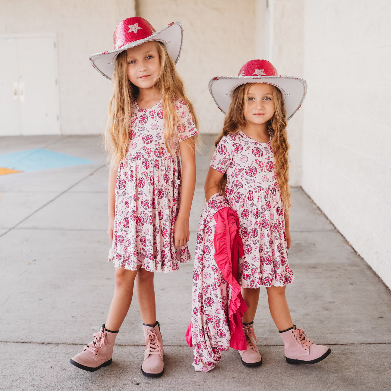 (Pre-order)GSD1651 Smiling Face Boots Print Girls Summer Knee Length Dress