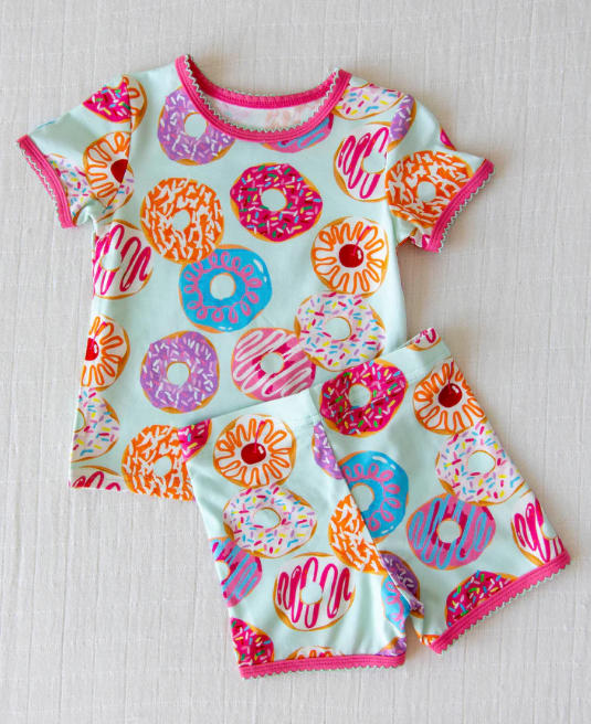 (Pre-order)GSSO3132 Colorful Donut Print Shorts Girls Summer Clothes Set