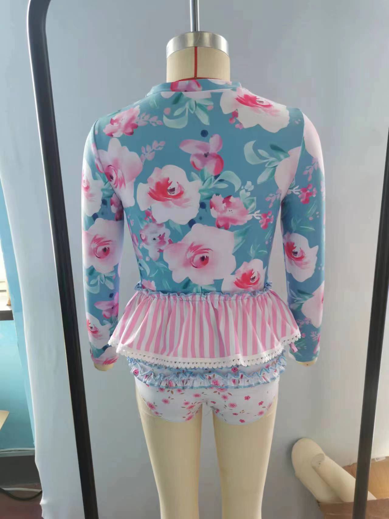 S0168 Flowers Print Pink Stripes Ruffles Girls 2 Pieces Swimsuits