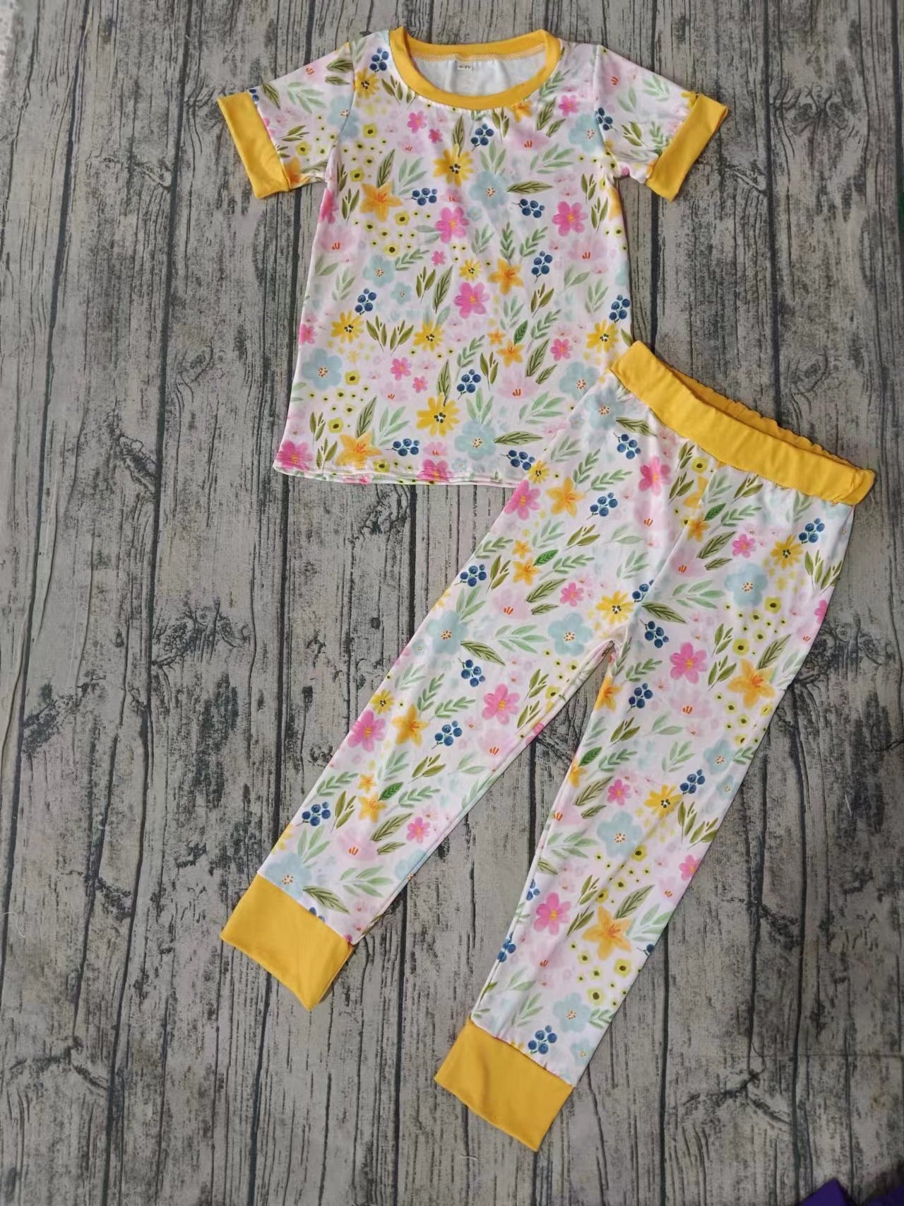(Custom Design Preorder MOQ 5) Yellow Flowers Print Girls Pajamas Clothes Set