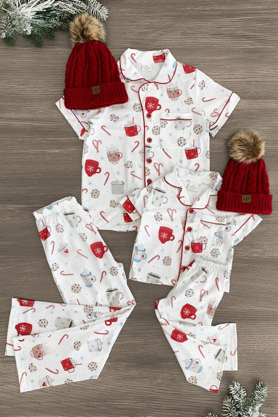 (Custom Design Preorder MOQ 5) Candy Cane Milk Print Girls Christmas Pajamas Clothes Set