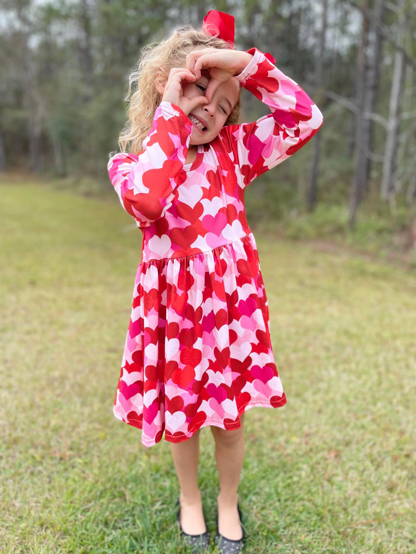 (Custom Design Preorder MOQ 5) Pink Heart Print Girls Valentine's Knee Length Dress