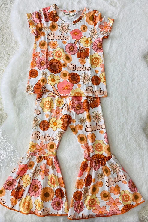 (Custom Design Preorder MOQ 5) BABE Flowers Print Bell Pants Girls Clothes Set