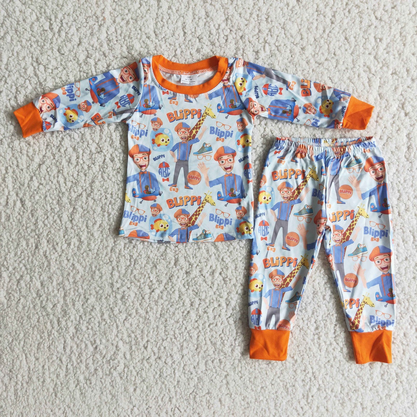 Boys long sleeved pajamas 6 B10-23