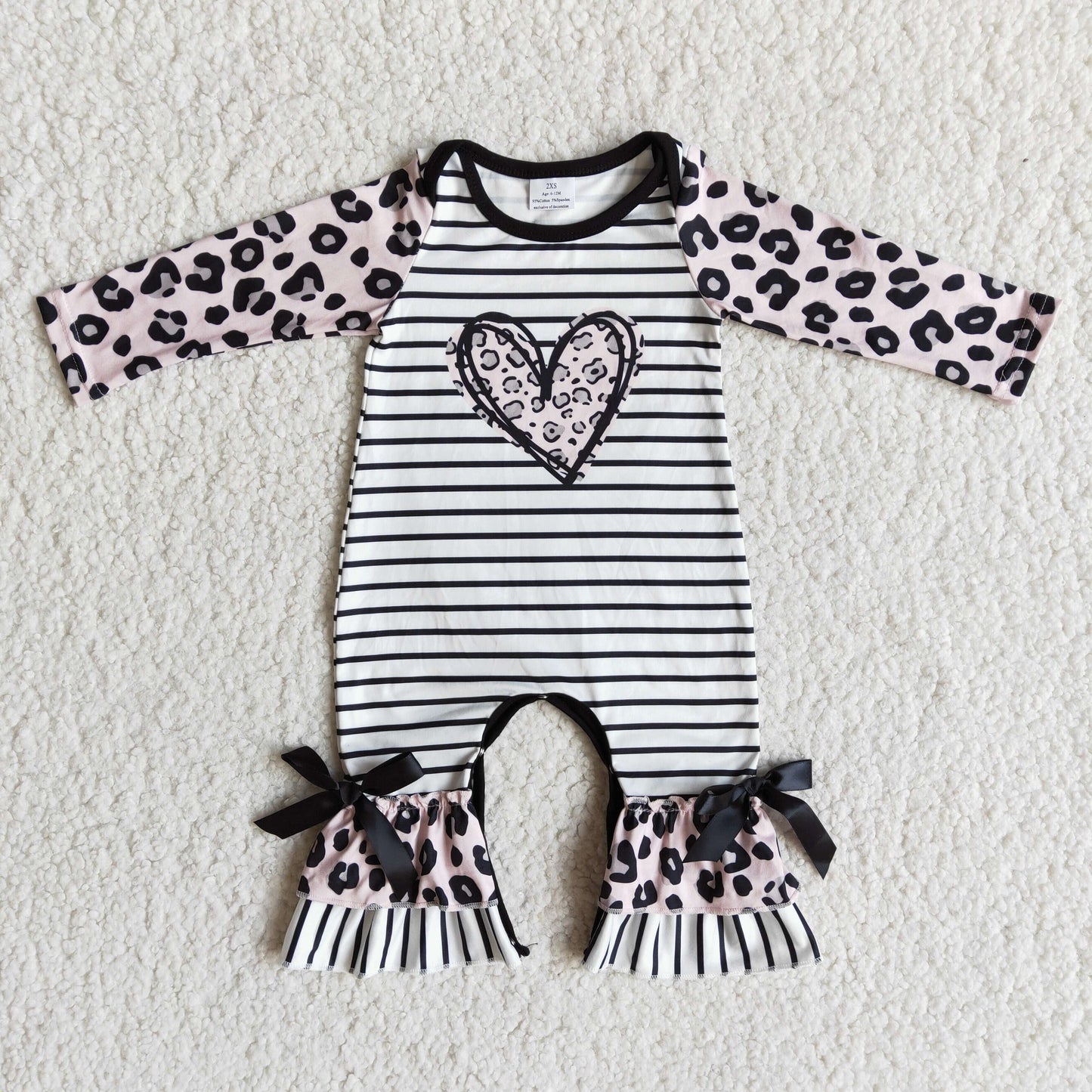 6 A26-20Baby girls Valentine's Day romper