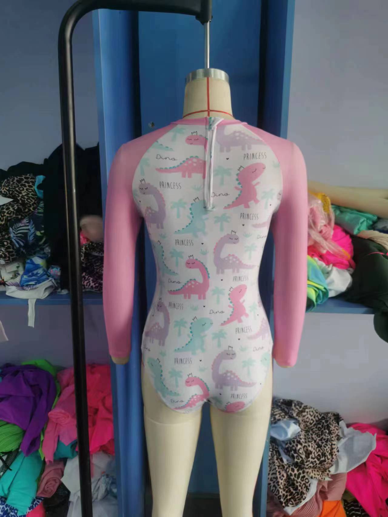 Girls pink long sleeve dimo print 1 piece zipper swimsuits S0076