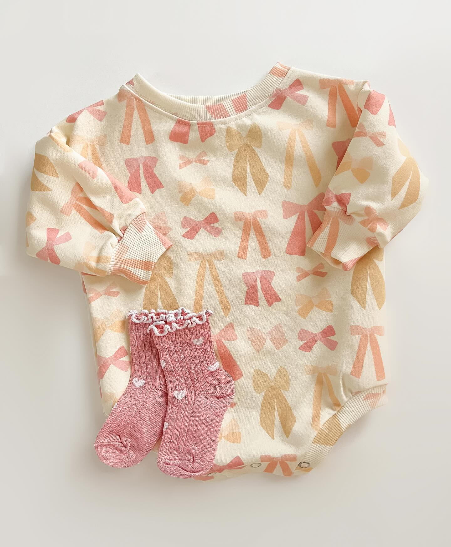 (Pre-order)LR1569 Bows Print Baby Girls Fall Romper