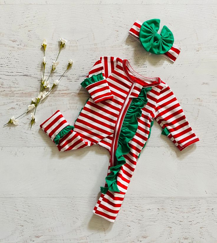 (Custom Design MOQ 5)  Red stripes Christmas design baby girls ruffles zipper romper