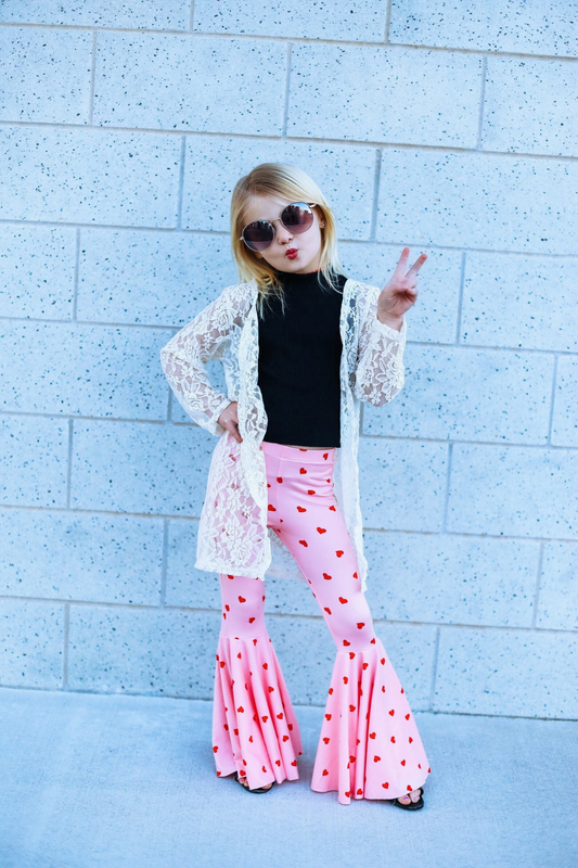 (Custom Design MOQ 5) Black Sleeveless High Neck Top Heart Bell Pants White Tulle Cardigan Girls Valentine's Clothes Sets