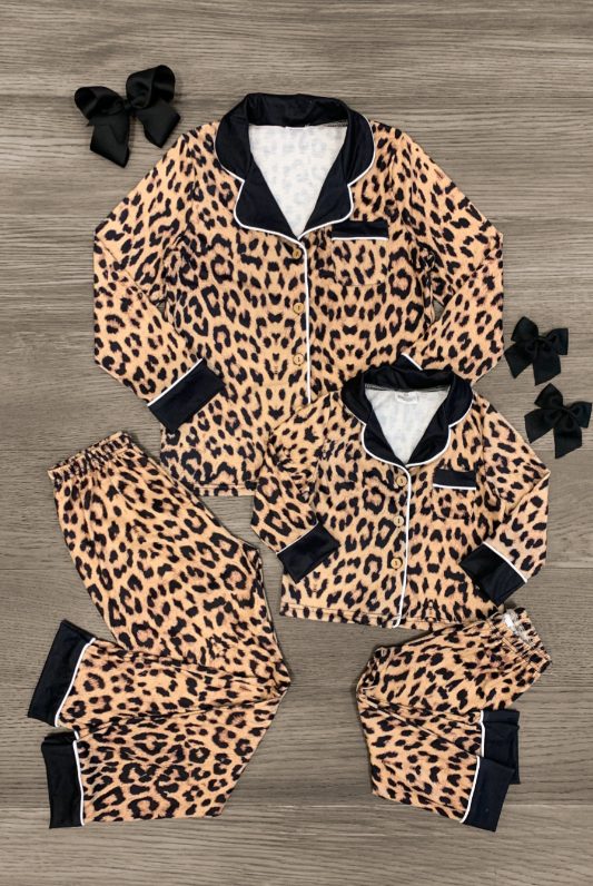 (Custom Design MOQ 5) Leopard Print Adult Pajamas Woman Clothes Set