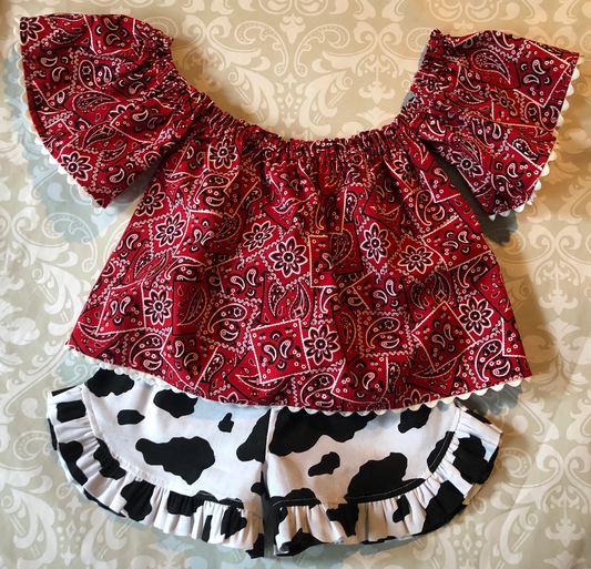 (Custom Design Preorder MOQ 5) Red Paisley Top Black Cow Shorts Girls Summer Clothes Set