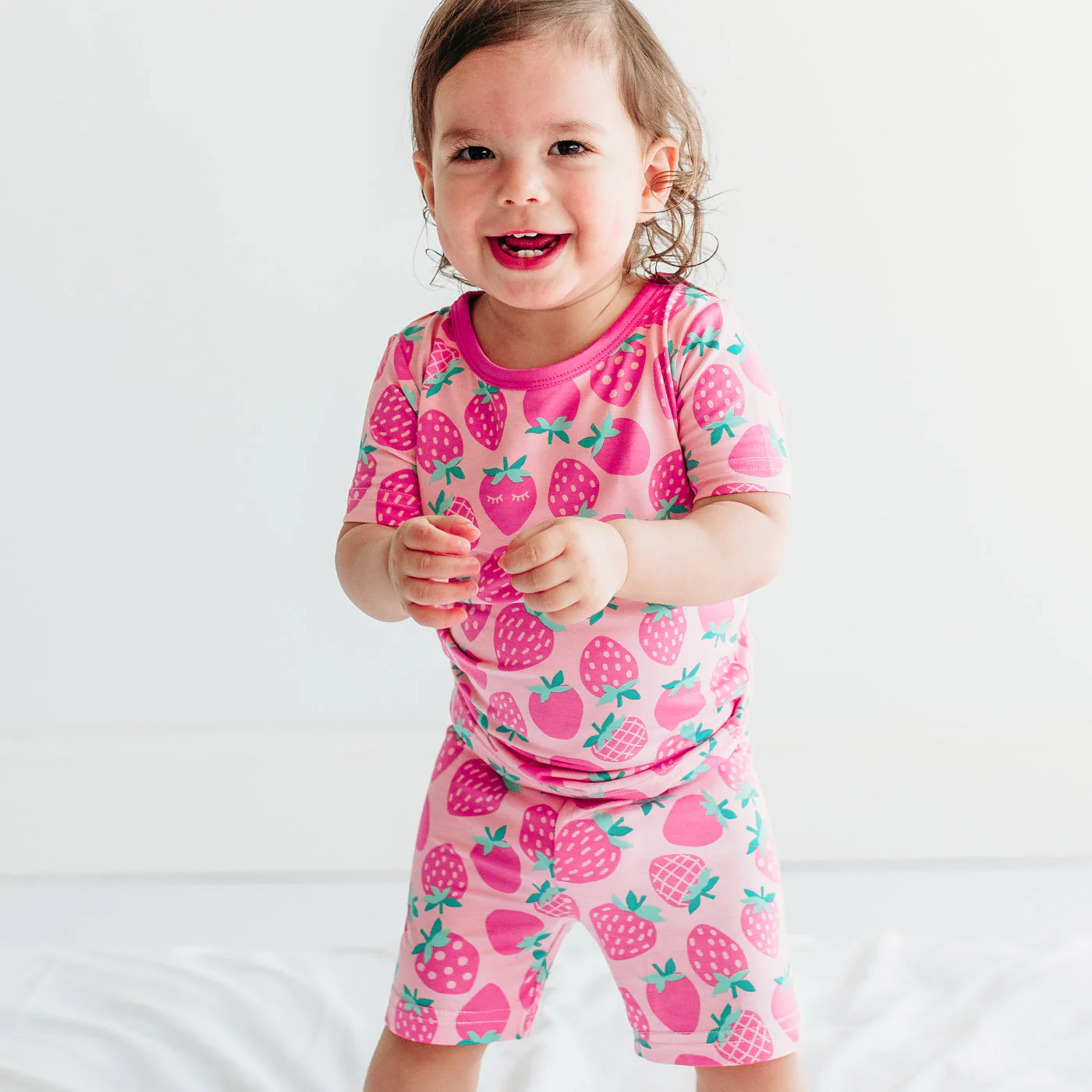 (Custom Design Preorder MOQ 5) Pink Strawberry Print Shorts Girls Summer Pajamas Clothes Set