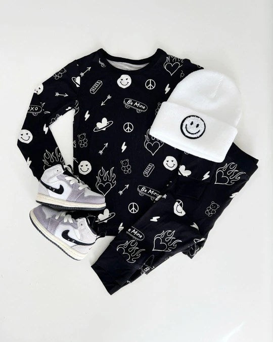 (Custom Design Preorder MOQ 5) Smiling Face Heart Black Print Boys Fall Pajamas Clothes Set