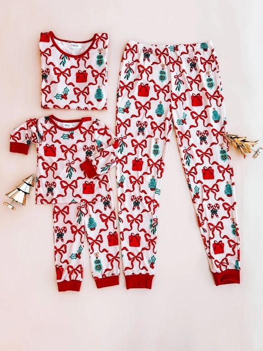 (Custom Design Preorder MOQ 5)  Candy Cane Bows Holly Print Girls Christmas Pajamas Bamboo Clothes Set