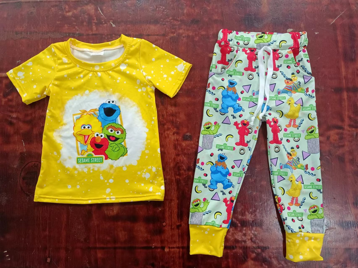 (Custom Design Preorder MOQ 5) Cartoon Teacher Street Yellow Print Boys Clothes Set