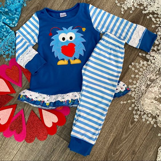 (Custom Design MOQ 5)  Blue Cartoon Characters Heart Ruffles Top Legging Pants Valentine's Girls Clothes set