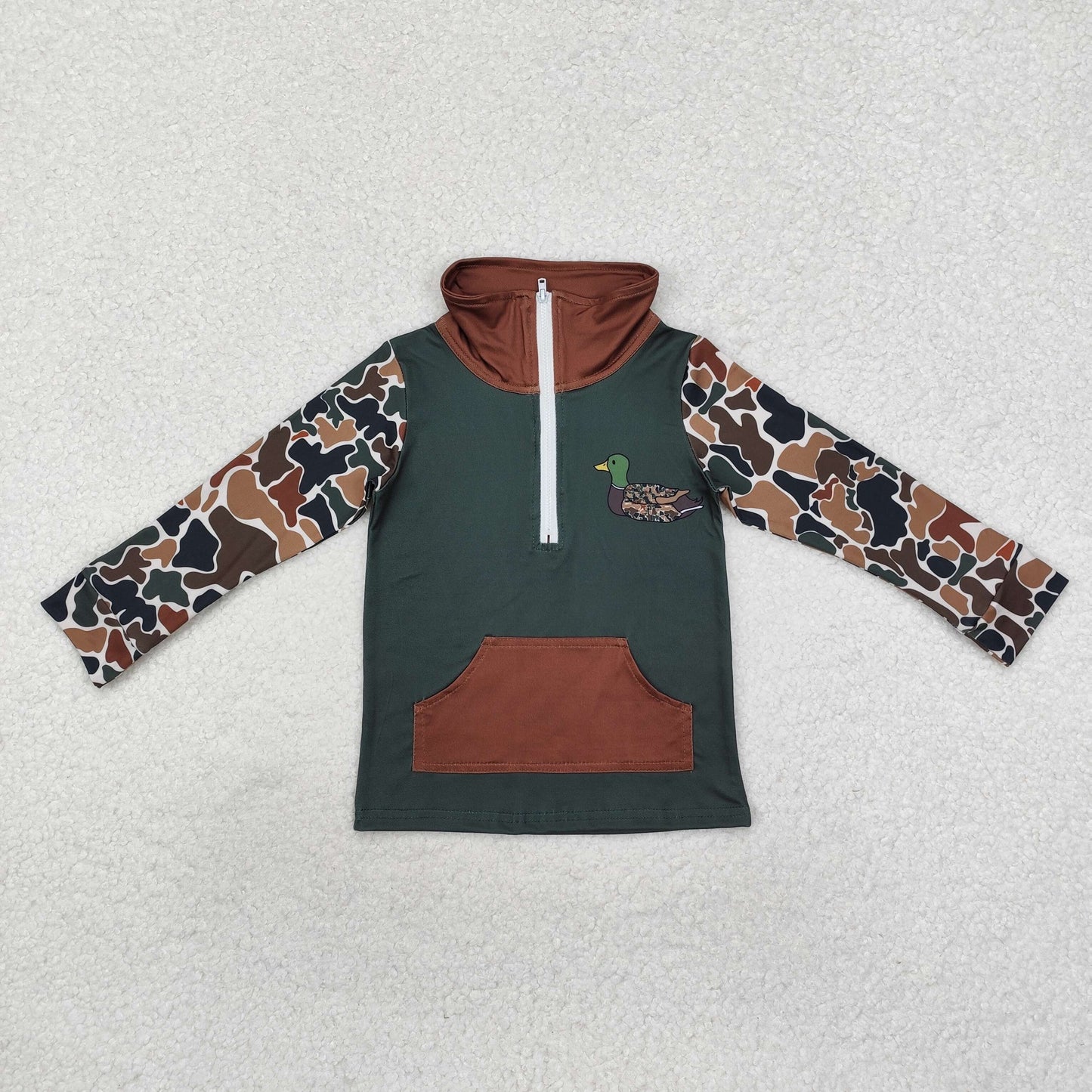 BT0927  Dark Green Camo Duck Print Boys Pocket Zipper Pullover Top