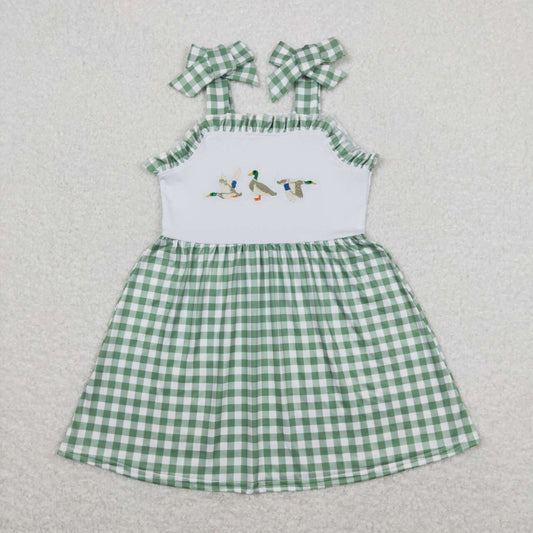 GSD0839 Duck Embroidery Green Plaid Print Girls Summer Knee Length Strap Dress