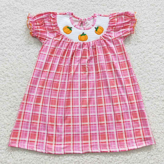 GSD0423  Girls pink plaid pumpkin smocked dress