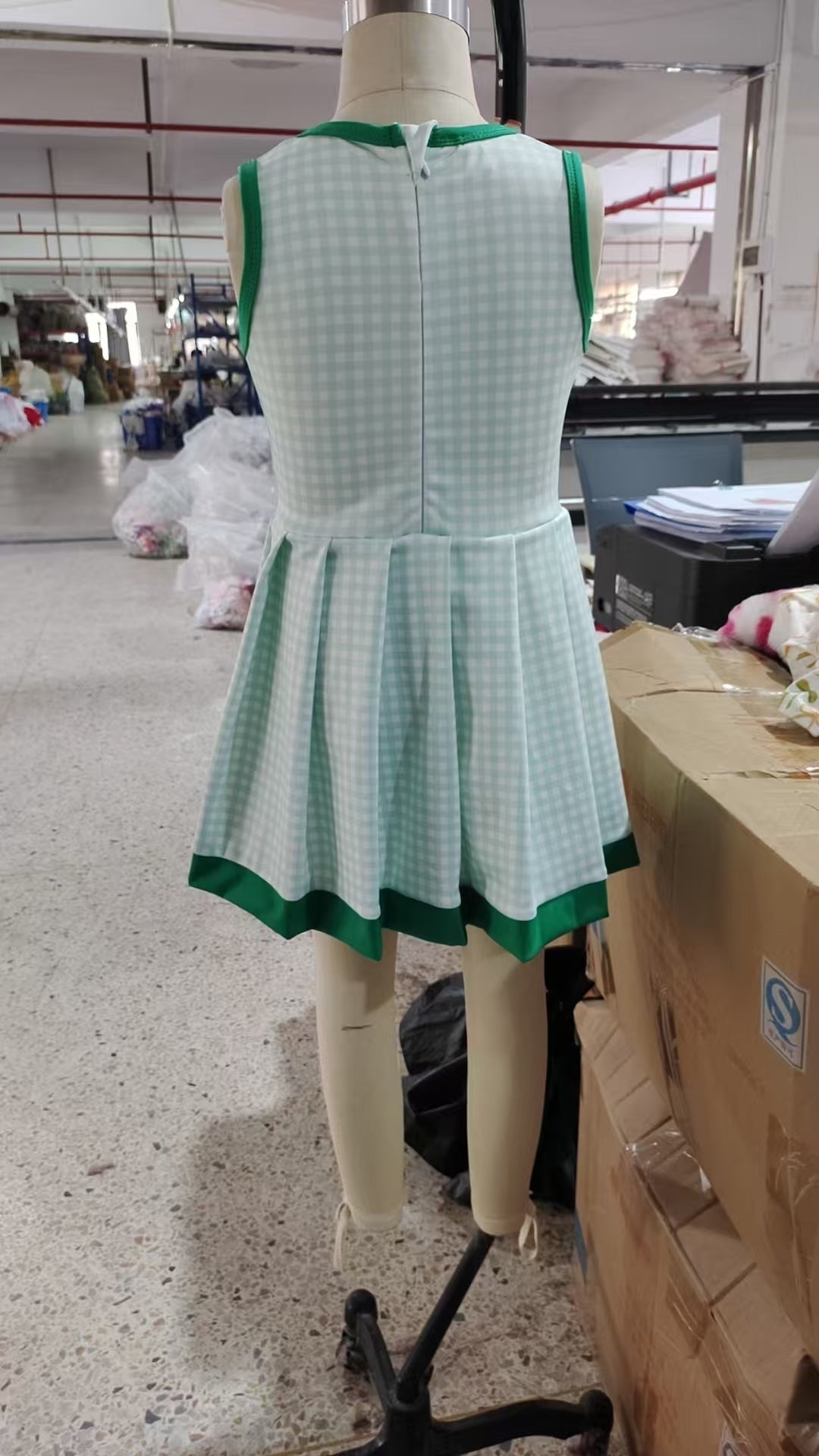 GSD2632 Green Plaid Print Girls Summer Knee Length Zipper Yoga Dress
