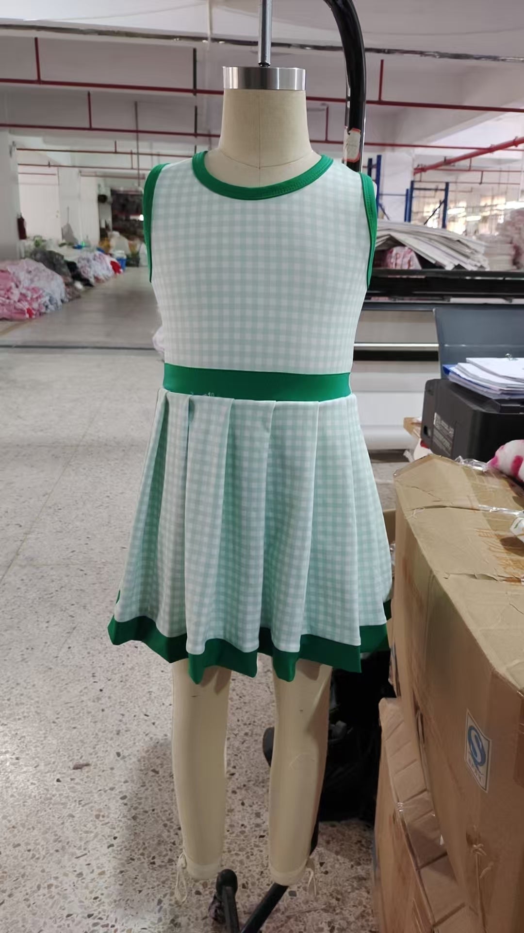 GSD2632 Green Plaid Print Girls Summer Knee Length Zipper Yoga Dress