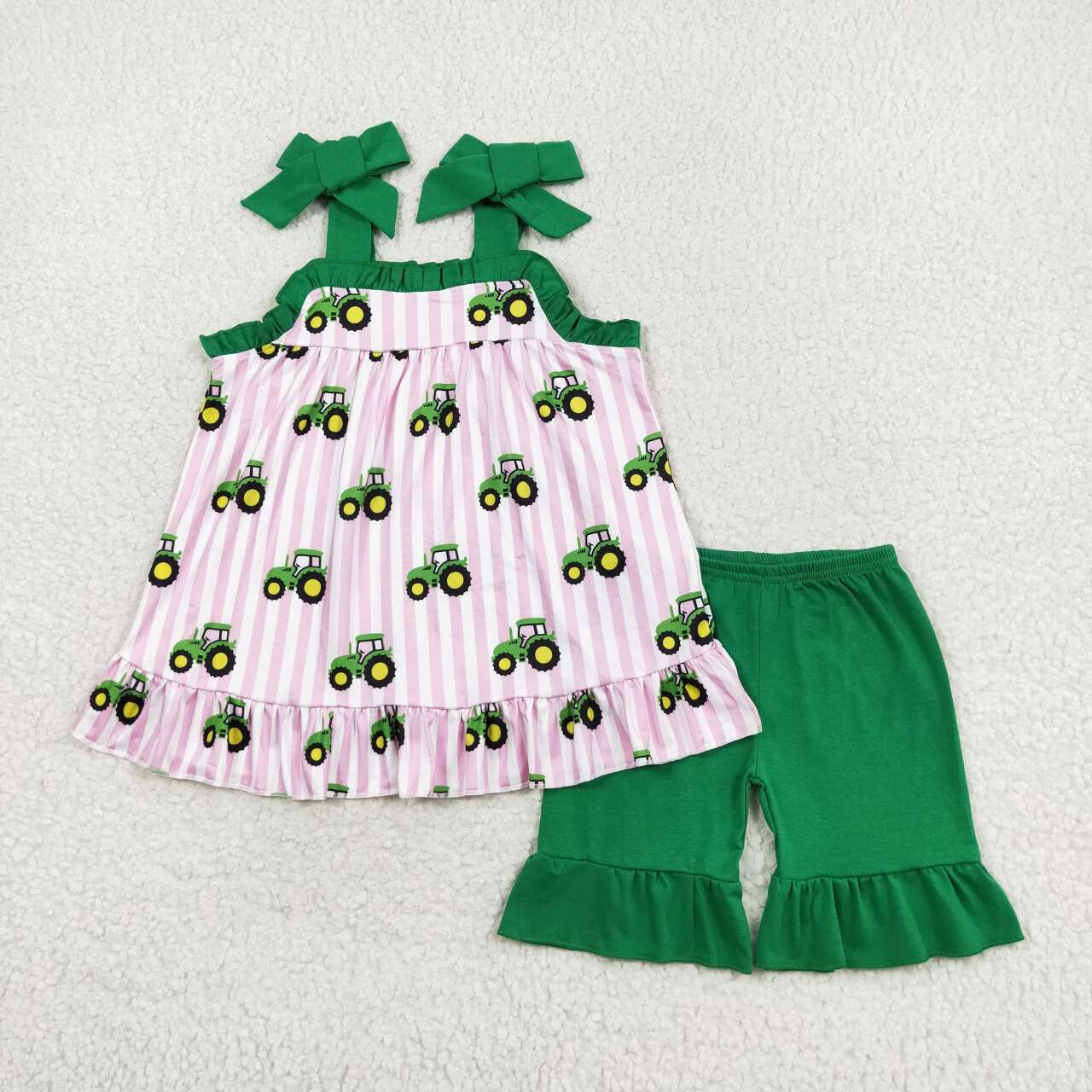 GSSO1222  Tractors Top Green Ruffle Shorts Girls Summer Clothes Set