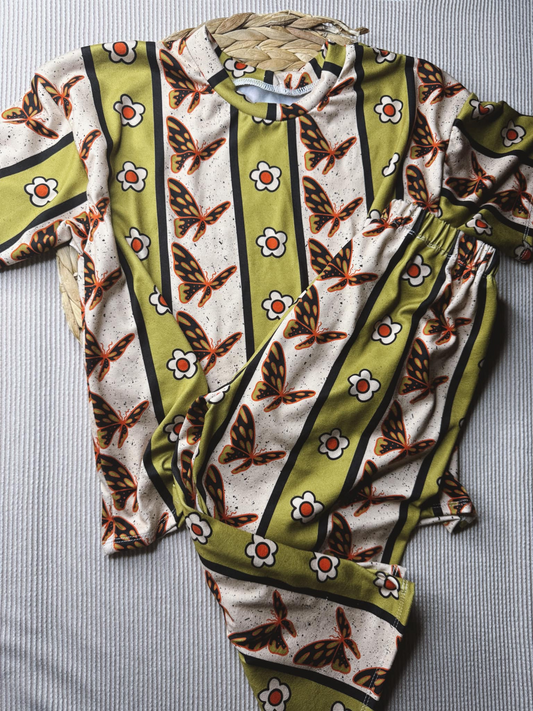 (Pre-order)GSSO1819 Butterfly Flowers Print Girls Pajamas Clothes Set