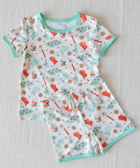 (Pre-order)GSSO3133  Cookies Milk Print Shorts Girls Summer Clothes Set