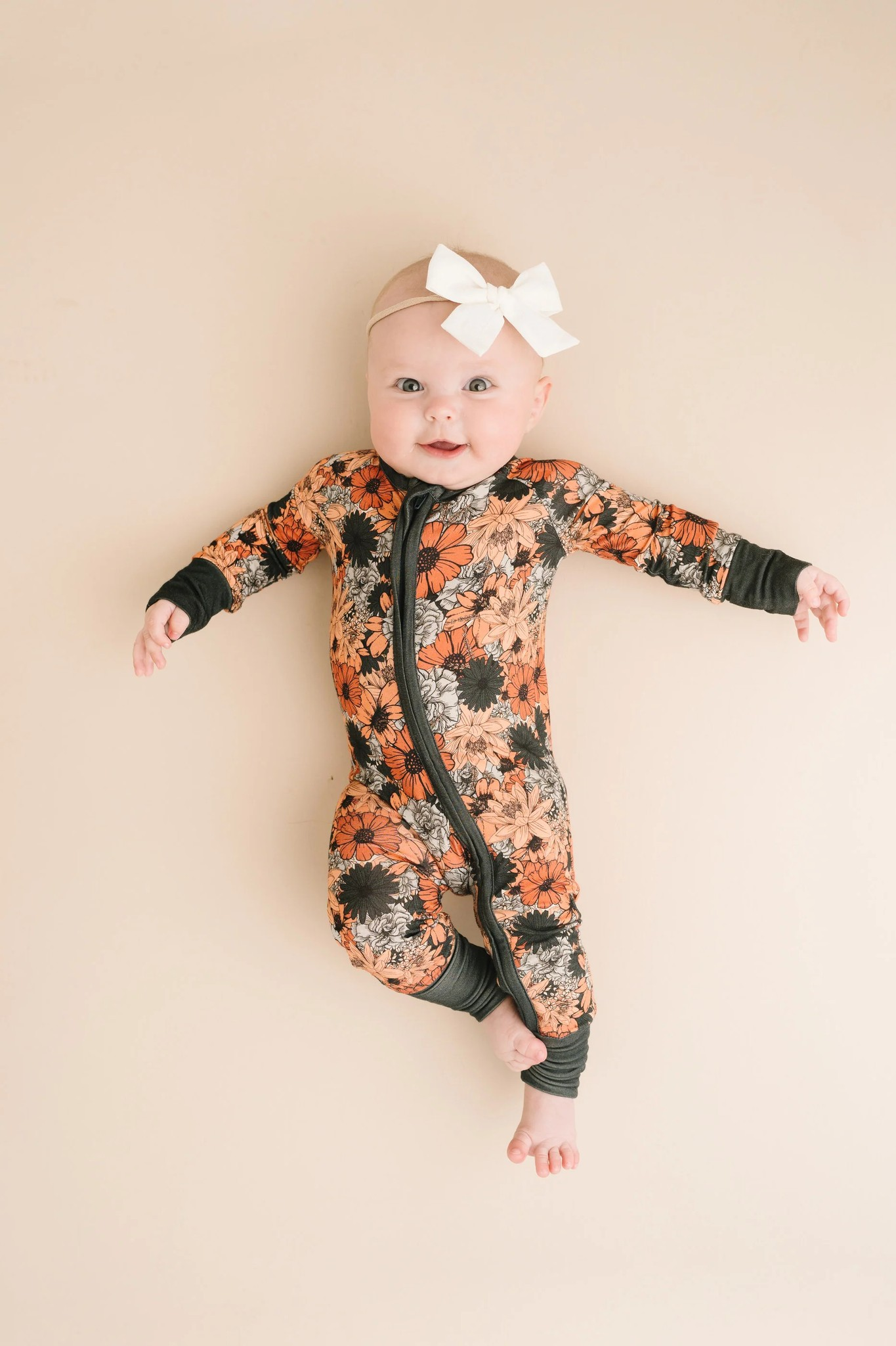 (Pre-order)LR1973 Orange Flowers Print Baby Girls Fall Sleeper Zipper Romper