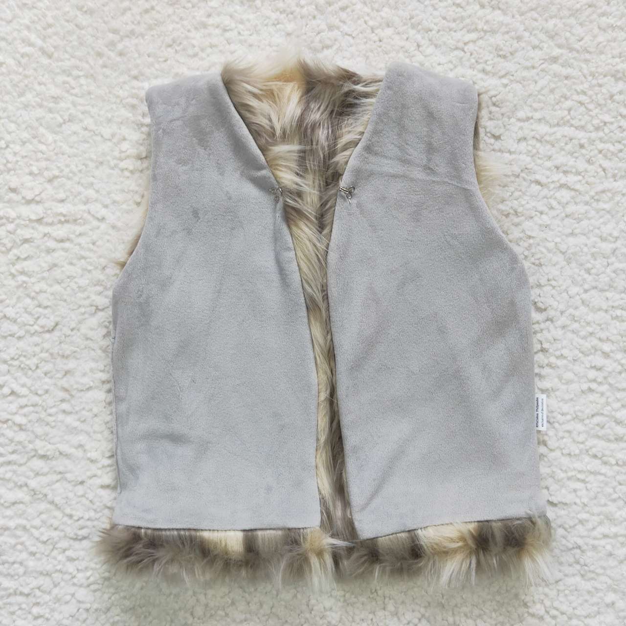 Girls gray winter faux fur vest   6 A21-15