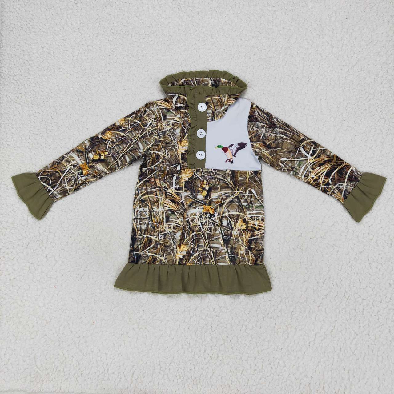 GT0312  Green camo duck print girls go hunting pullover button tee shirt top