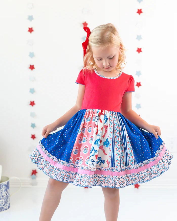 (Custom Design Preorder MOQ 5) Flowers Bows Stars Print Girls 4th of July Knee Length Dress