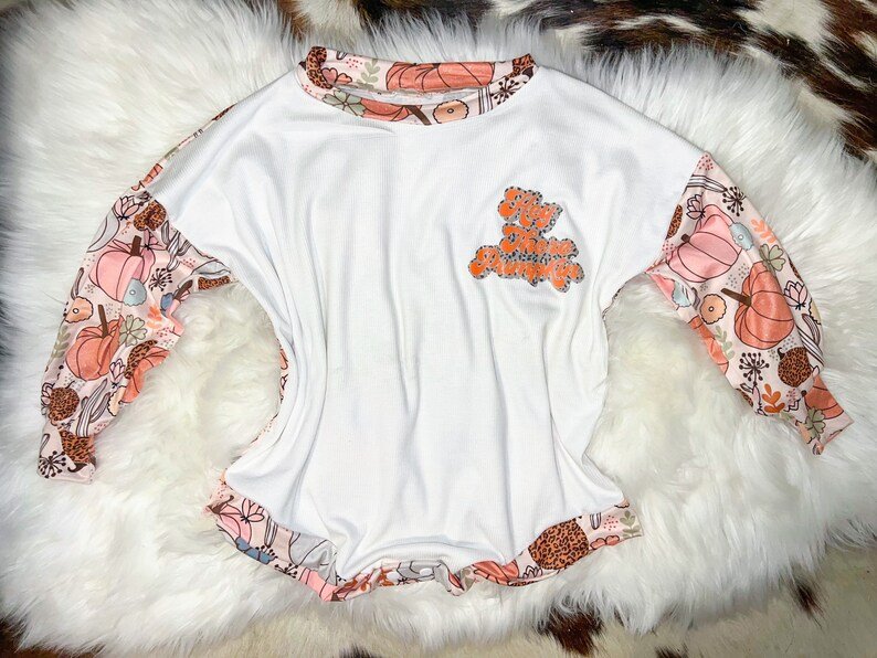 (Custom Design Preorder MOQ 5) Hey There Pumpkin Print Baby Girls Fall Romper