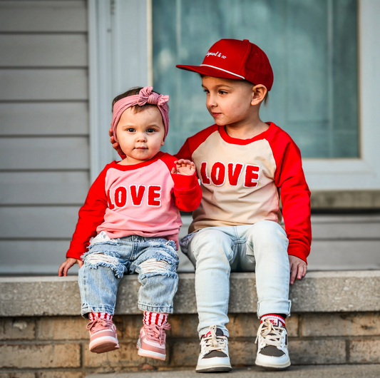 (Custom Design MOQ 5) LOVE Raglan Sleeve Boys Valentine's Tee Shirts Top