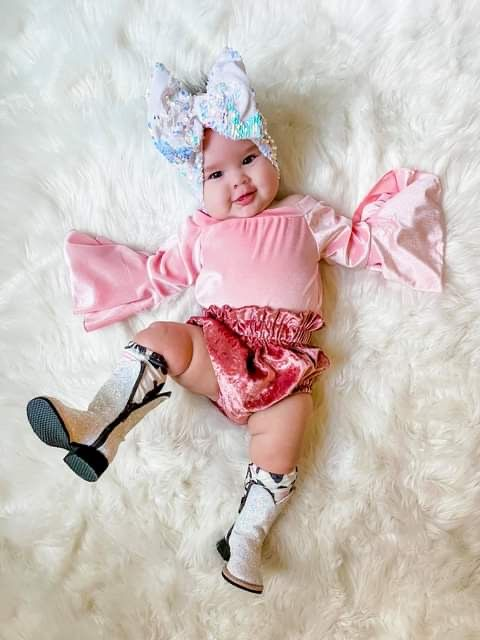 (Custom Design Preorder MOQ 5) Pink Velvet Shorts Baby Girls Valentine's Bummie Set