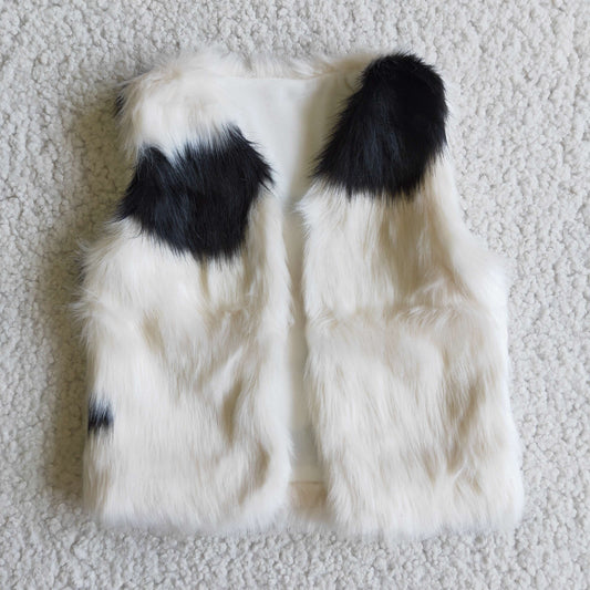 Girls white and black winter faux fur vest    6 A21-13