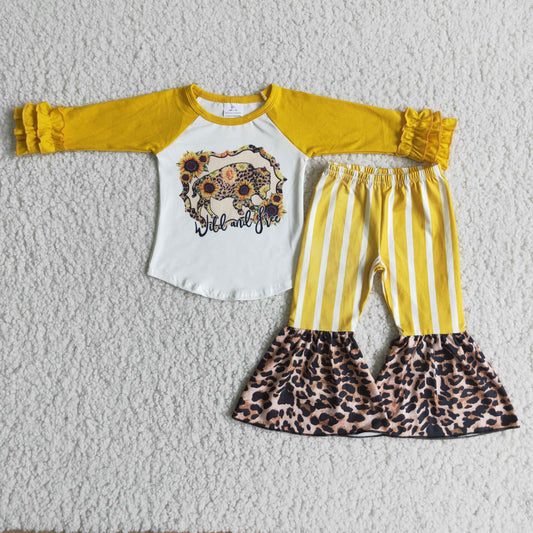 (Promotion) 6 A0-3 Wild and free cow sunflowers print bell bottom pants girls outfits