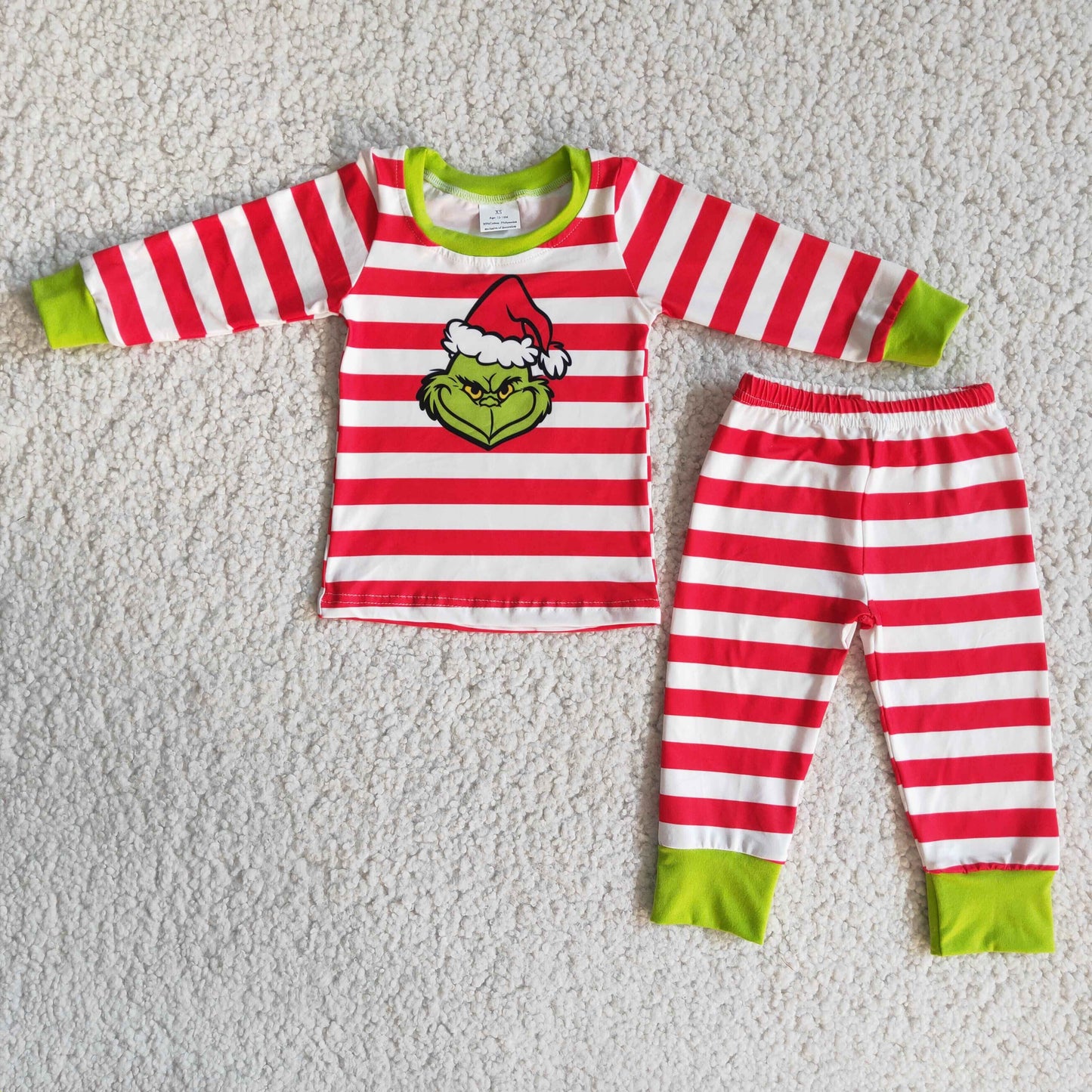 Boys long sleeved pajamas Christmas outfits    6 B12-28