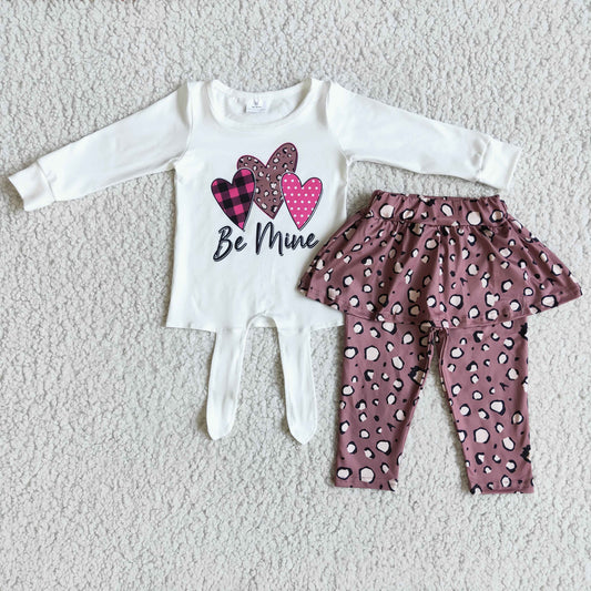 Long sleeve legging pants Valentine's Day outfits