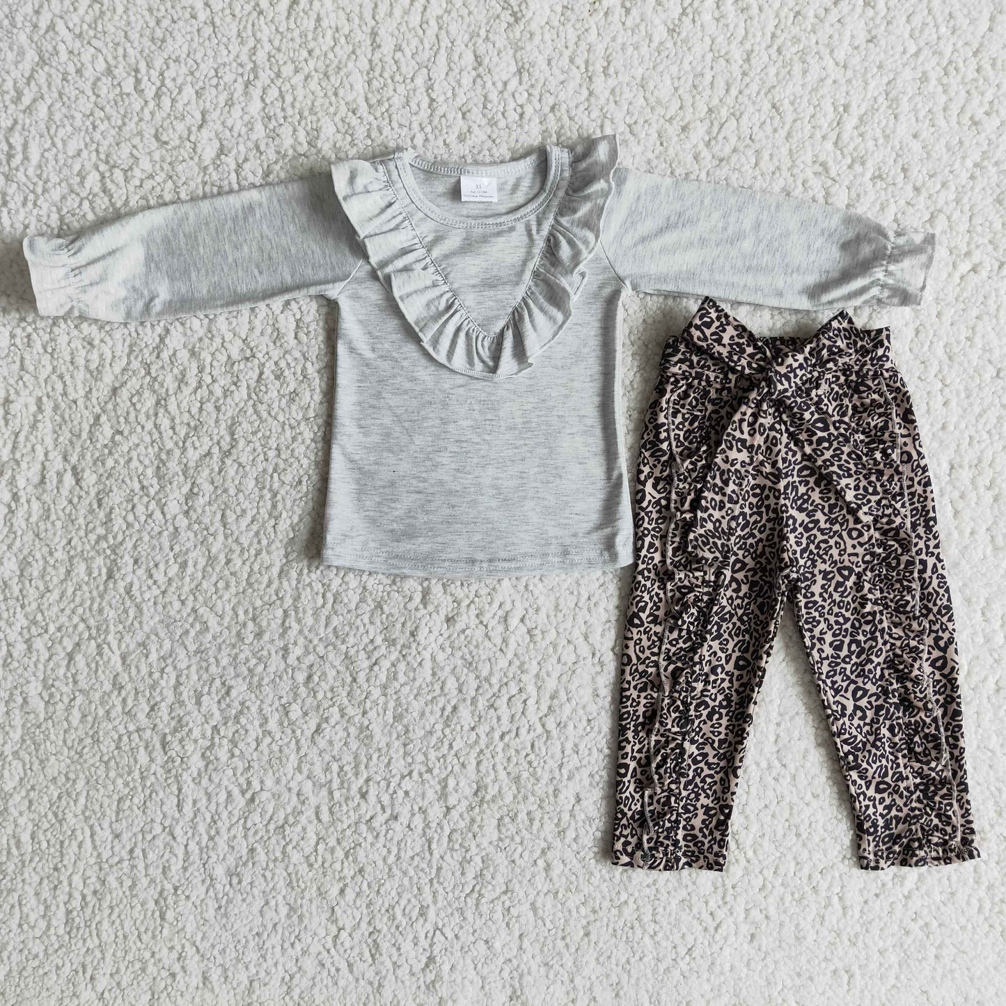 (Promotion) 6 A25-19 Grey Top Leopard Pants Outfits